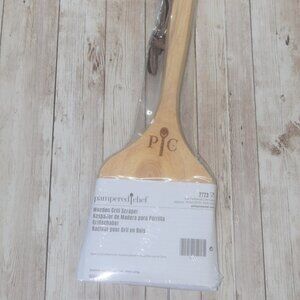 NWT Pampered Chef Wooden Grill Scraper